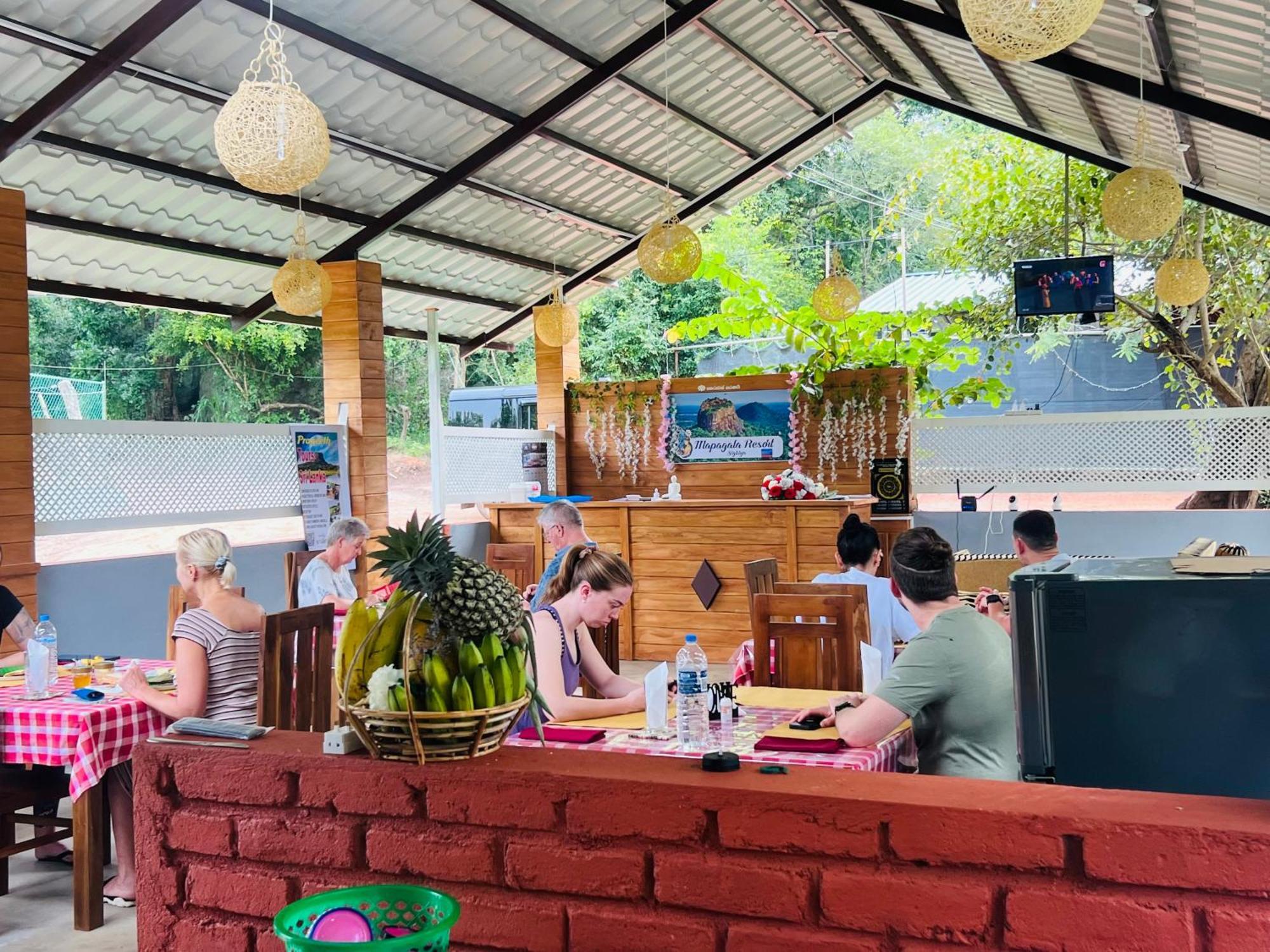 Maapagala Resort Sigiriya Bagian luar foto